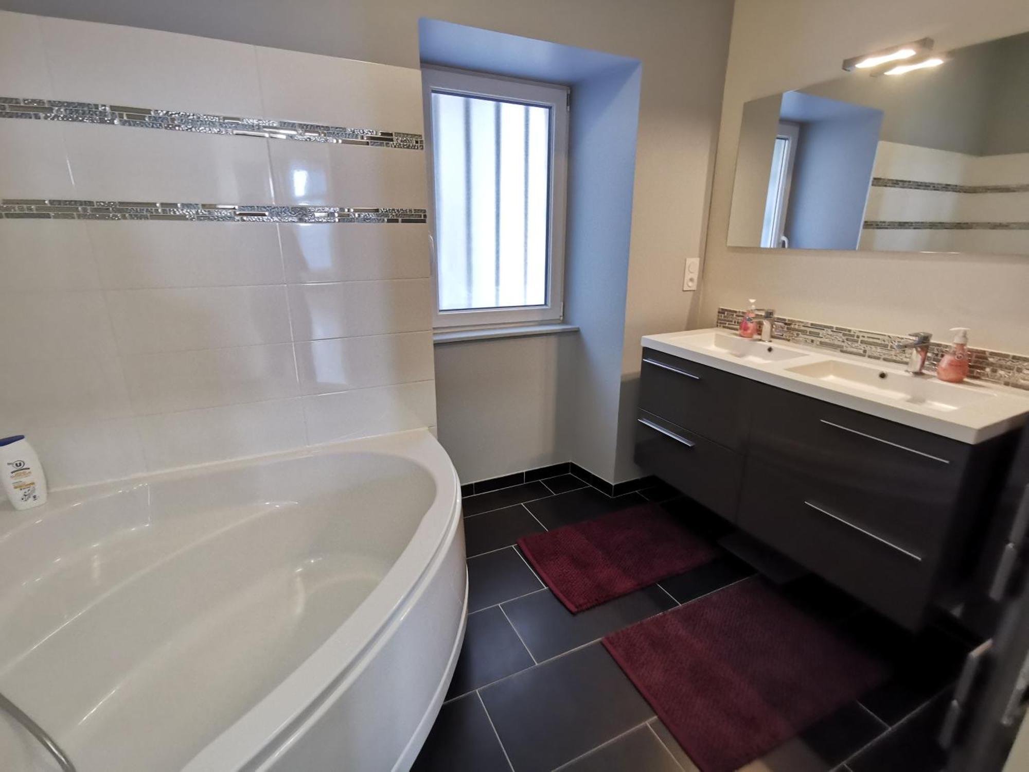 Appartement 3 Chambres Au Coeur Du Jura, Ideal Famille Salins-les-Bains Extérieur photo