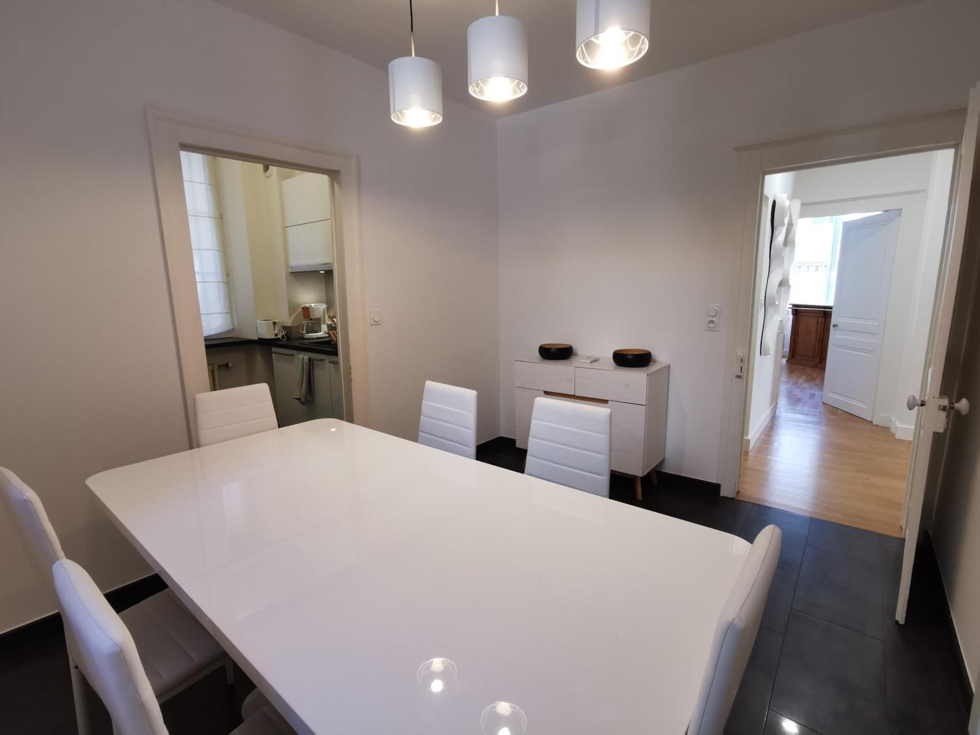 Appartement 3 Chambres Au Coeur Du Jura, Ideal Famille Salins-les-Bains Extérieur photo